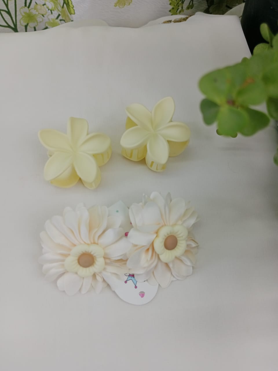 yellow white yellow white