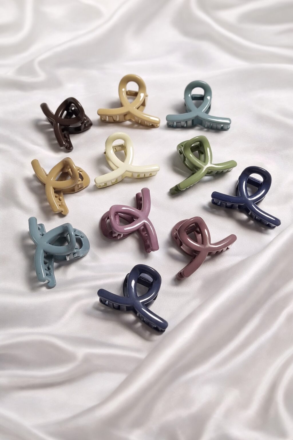 minimal loop hair claw clips (set of 6) minimal loop hair claw clips (set of 6)