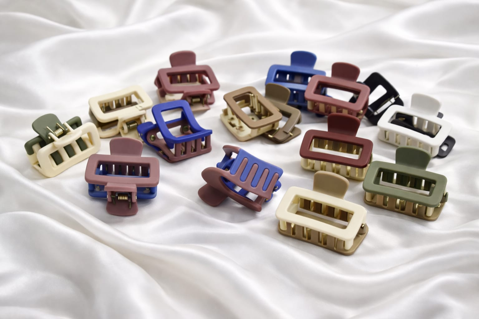 matte dual colour rectangular hair claw clips (set of 6) matte dual colour rectangular hair claw clips (set of 6)